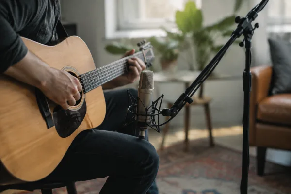 Mic Acoustic Guitar for Beginners: A Complete Guide