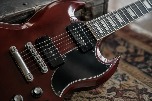 Gibson P90 Sg: A Complete Buyer's Guide