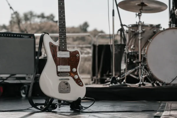 White Flying V: A Complete Buyer's Guide