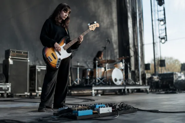 Bass Guitar Pedalboard for Beginners: A Complete Guide