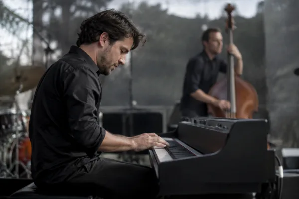 Keyboard Stage Piano for Beginners: A Complete Guide