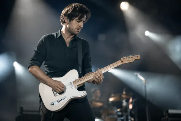 White Electric Guitar: A Complete Buyer's Guide