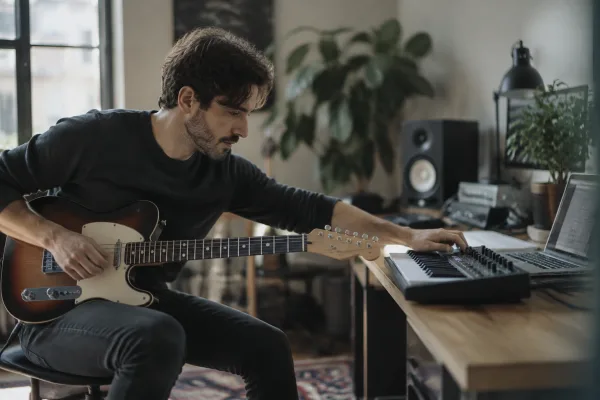 Midi Guitar: A Complete Buyer's Guide