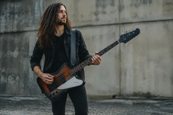 Epiphone Thunderbird Iv: A Complete Buyer's Guide