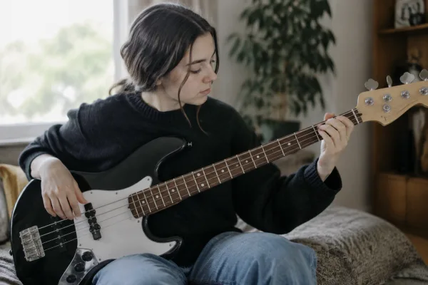 Epiphone Thunderbird Iv for Beginners: A Complete Guide