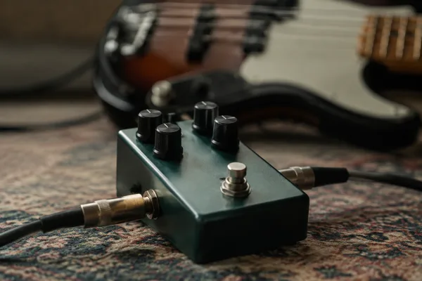 Bass Guitar Octave Pedal for Beginners: A Complete Guide