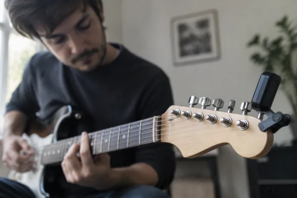 Fender Guitar Tuners for Beginners: A Complete Guide