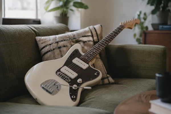 Jazzmaster Squier: A Complete Buyer's Guide