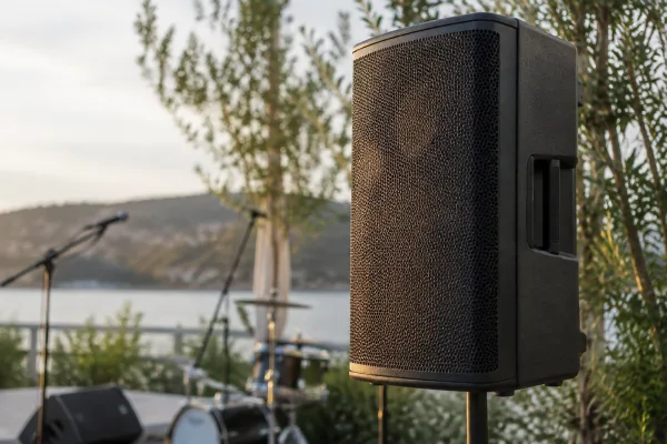 Alto Powered Speaker: A Complete Buyer's Guide
