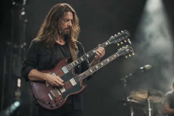 Double Neck Guitar for Beginners: A Complete Guide