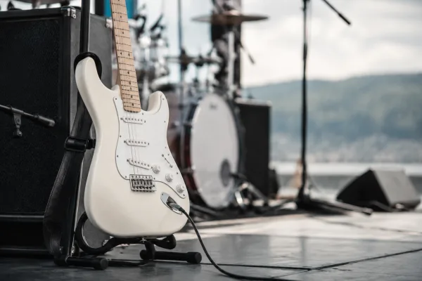 White Stratocaster: A Complete Buyer's Guide