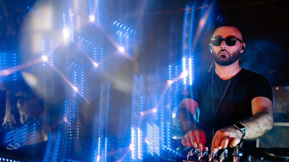 Dj Lighting Explained: Features, Types and Tips