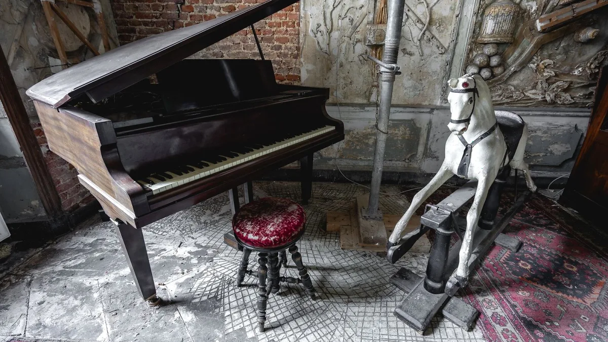 Piano Stool Explained: Features, Types and Tips